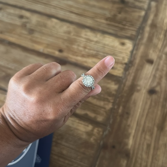 4.12 Carat Diamond Ring - Picture 9 of 9